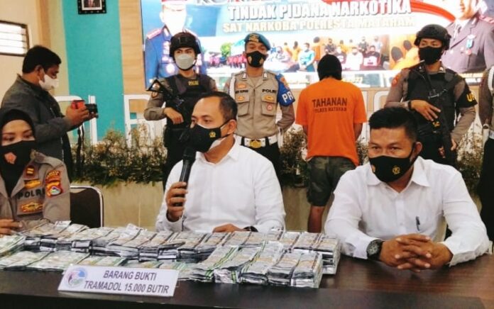 15 Ribu Butir Tramadol Kiriman Jakarta Diamankan Polisi