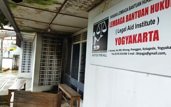 Diteror Bom Molotov, YLBHI; Ini Serangan Terhadap Demokrasi dan HAM