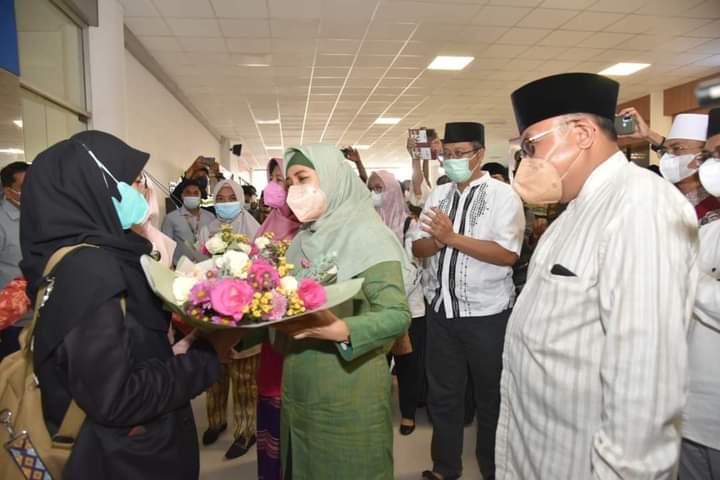 Pulang Dari STQ Nasional XXVI Kota Sofifi Maluku Utara, Kafilah NTB Disambut Meriah