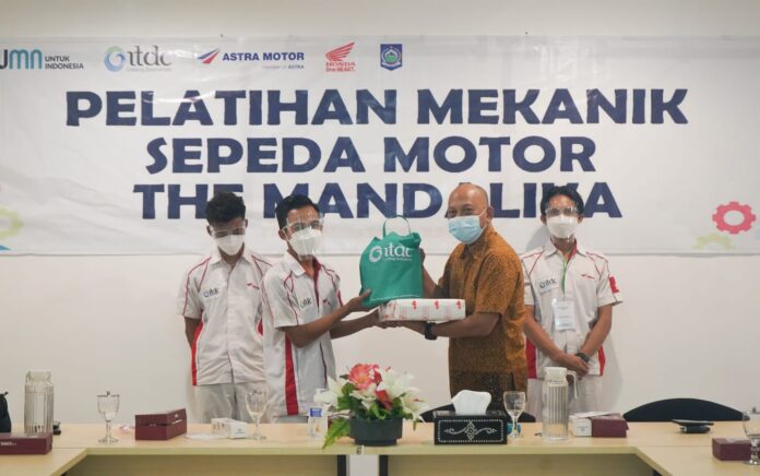 12 Pemuda Desa Penyangga The Mandalika Selesaikan Program Pelatihan Mekanik Sepeda Motor