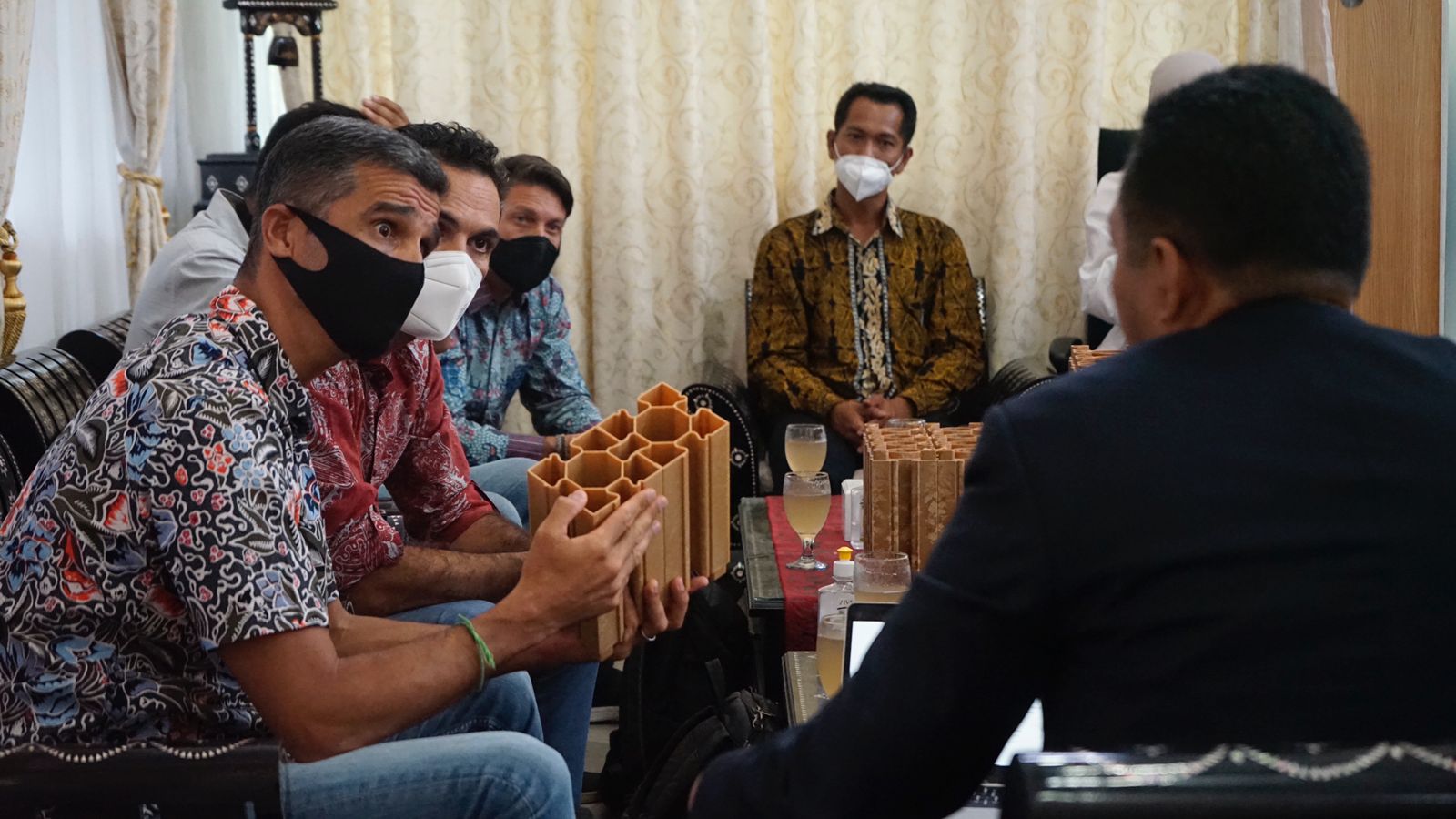 Bang Zul Dukung Rencana Pembangunan Pabrik Ecobrick di NTB