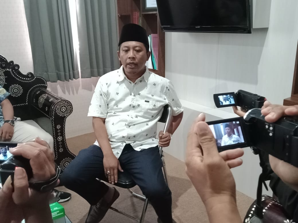 Dewan Minta Dinas Perkim Segera Atensi Pohon Tua dan Lapuk di Lombok Barat