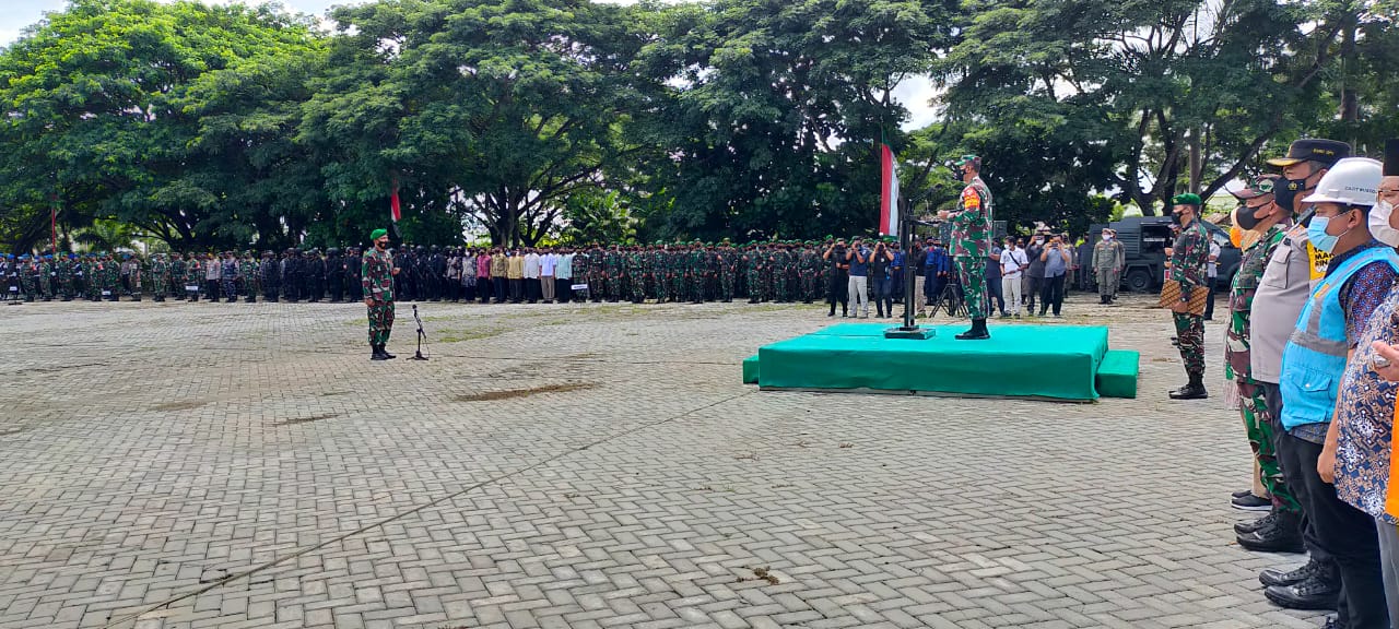 Danrem 162/Wira Bhakti Pimpin Apel Gelar Pasukan Pengamanan Presiden Jokowi