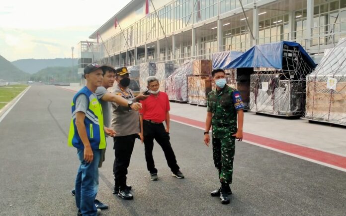 Dandim Lombok Tengah Kawal Packing Logistik IATC dan WSBK Mandalika