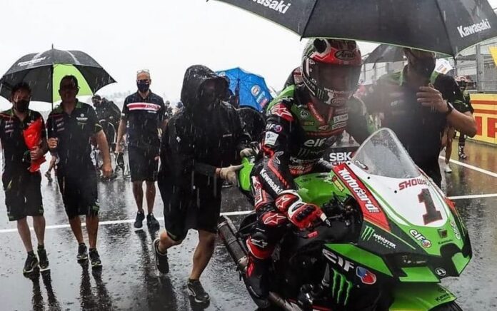 Ditunda Kendala Cuaca, Tiket WSBK Hari Sabtu Bisa Dipakai Hari Minggu