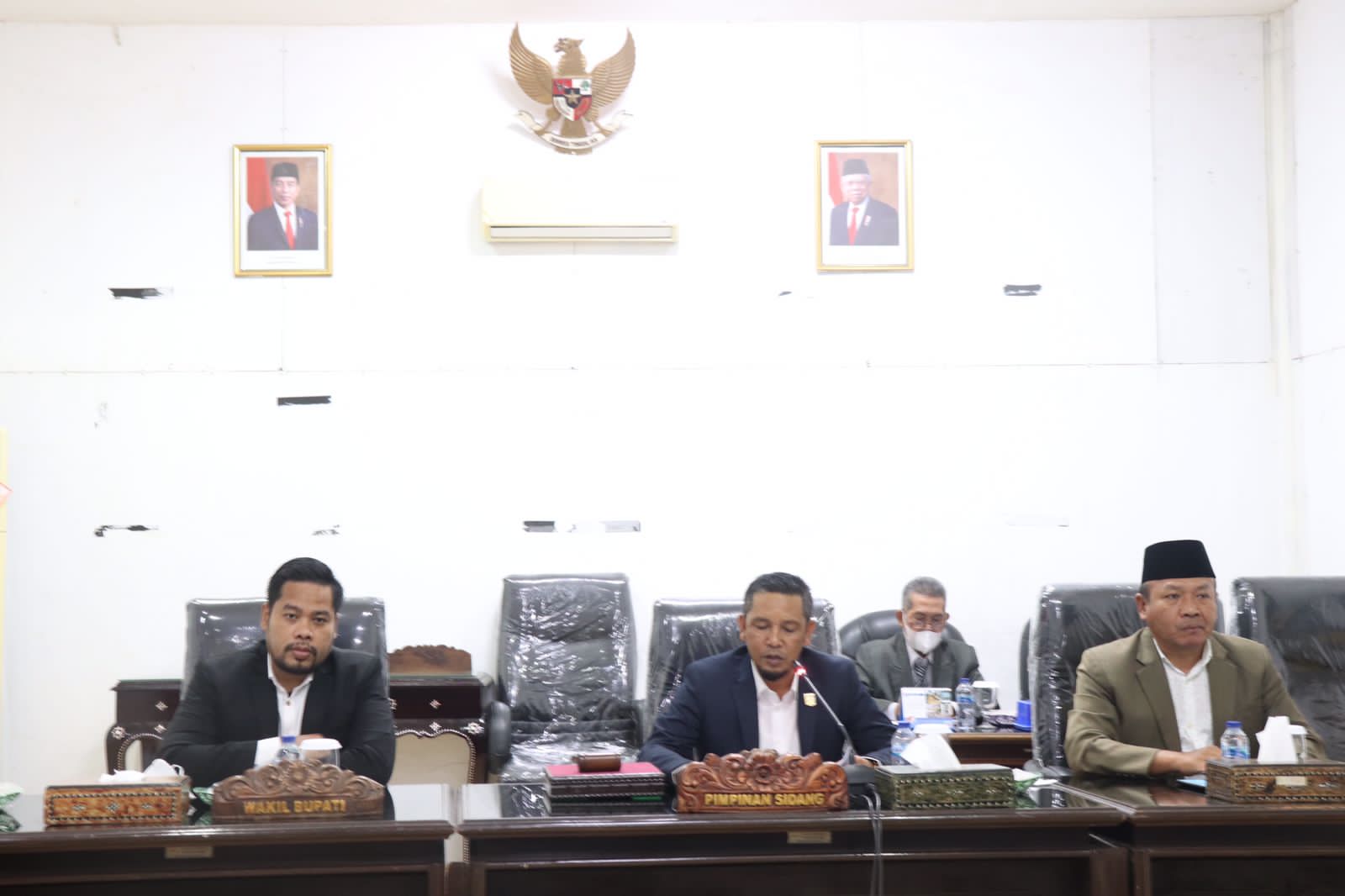 Fraksi DPRD Lombok Utara Sampaikan Pandangan Umum Dua Raperda Usulan Eksekutif