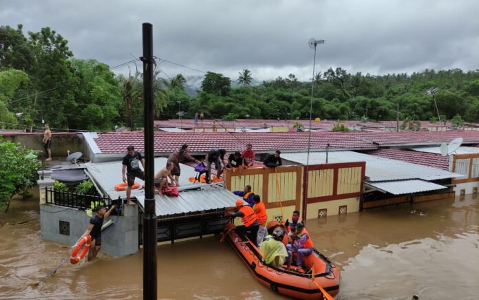 Pemprov NTB Evakuasi Warga Terjebak Banjir