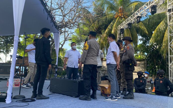 Polisi Bubarkan Acara Konser Musik di Senggigi Lombok Barat