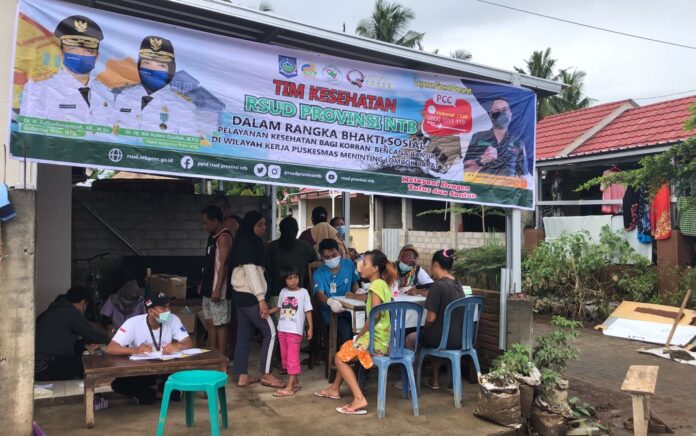 RSUD Provinsi NTB Berikan Layanan Kesehatan Gratis Untuk Korban Banjir Lombok Barat