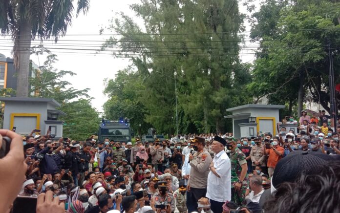 Ribuan Masa Turun Demo, Kecam Isi Ceramah Ustad Mizan Qudsiyah