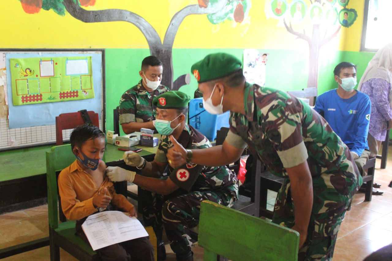 Tingkatkan Herd Immunity, Kodim 1620/Lombok Tengah Gelar Vaksinasi