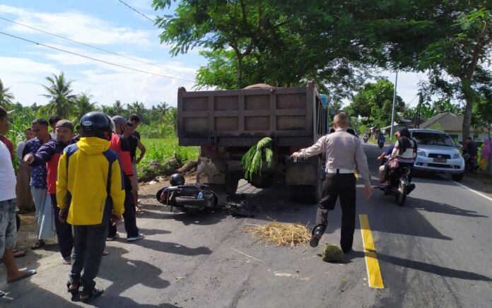 Tabrak Pantat Truck, Seorang Pengendara Motor Tewas Ditempat