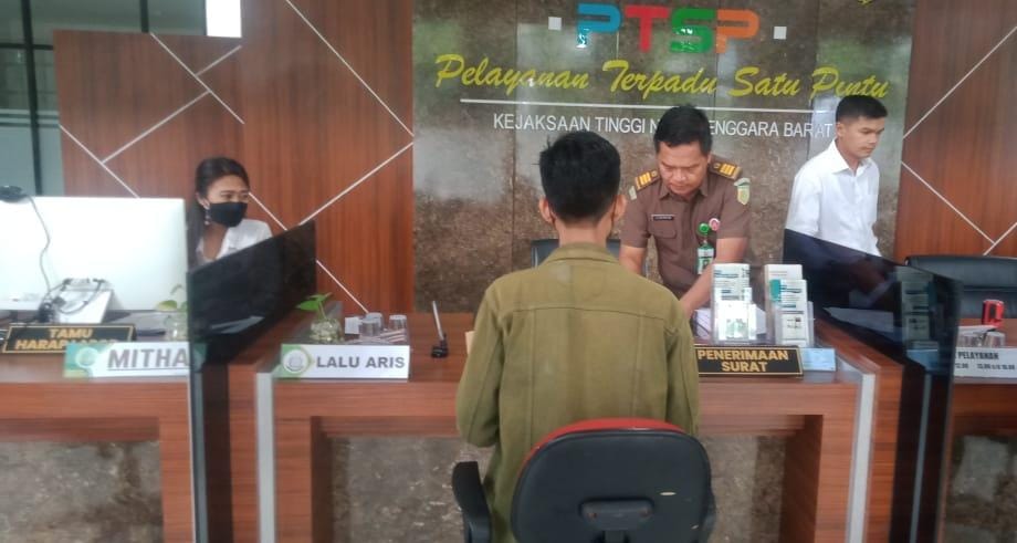 KPMS dan Masyarakat Korban KUR Bibit Jagung Laporkan HKTI NTB dan CV ABB di Kejati NTB