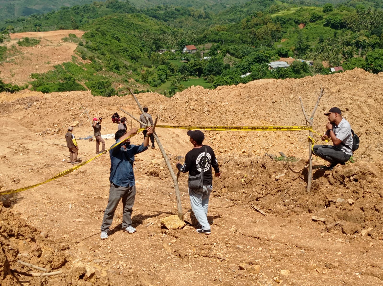 Tim Gabungan Polres Lombok Tengah Tertibkan Tambang Emas Ilegal di Gunung Prabu