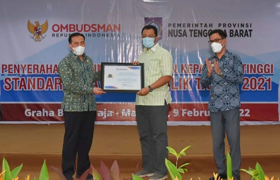 Pemprov NTB Terima Penghargaan Kepatuhan Tinggi Standar Pelayanan Publik Ombudsman RI