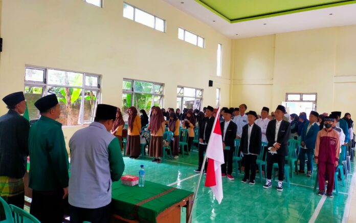 Kaderisasi Kader NW Sejak Dini, Pimpinan Komisariat IPNW Jonggat Resmi Dilantik