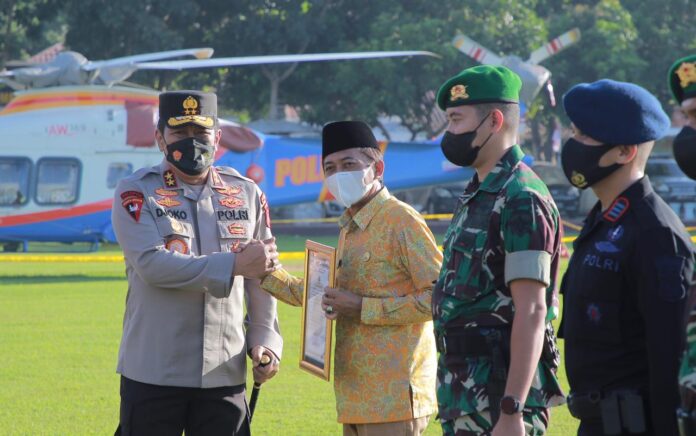 Terima Penghargaan, Bupati Pathul Bahri: Berkat Sinergitas Semua Pihak