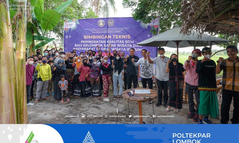 Poltekpar Lombok Gelar Bimtek Peningkatan Kualitas SDM Pariwisata di Desa Puyung