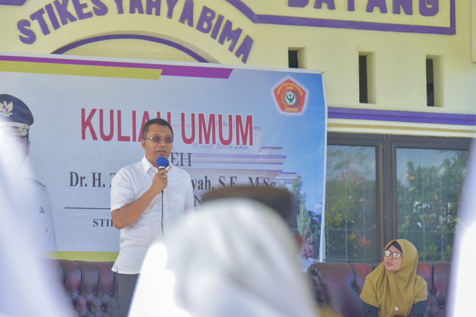 Gubernur NTB, Zulkiflimansyah Berikan Kuliah Umum di Stikes Yahya Bima