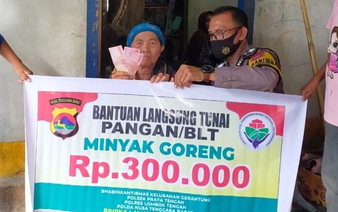 Polres Lombok Tengah Salurkan BTP-BLT Minyak Goreng Bagi Warga Sakit