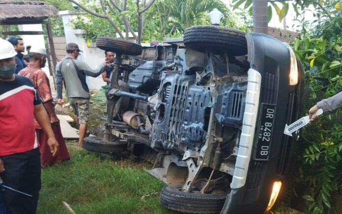 Alami Pecah Ban dan Terguling, Dua Penumpang Meninggal Dunia