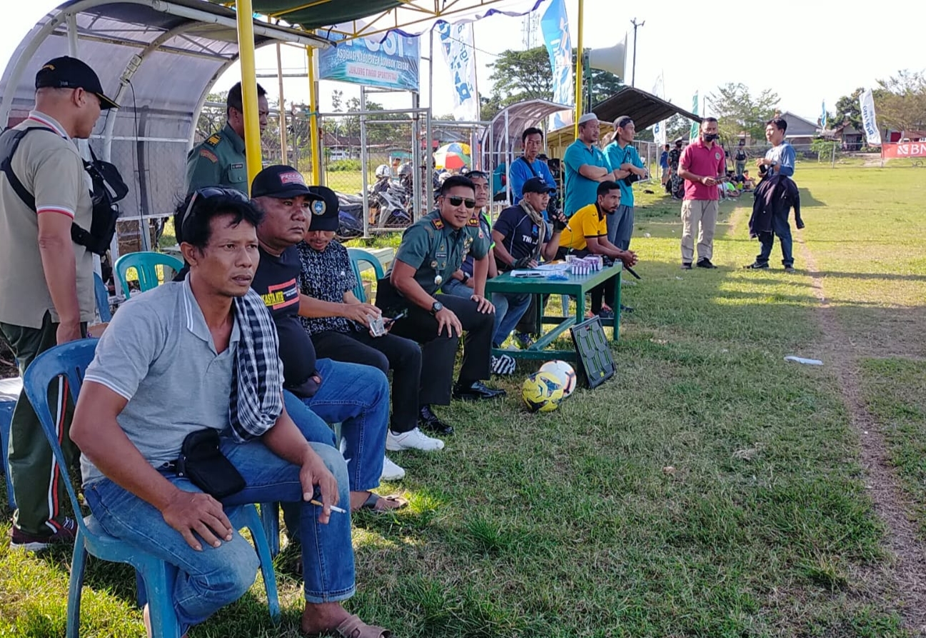 Dandim 1620/Lombok Tengah Saksikan Langsung Pertandingan Piala KASAD Liga Santri PSSI 2022