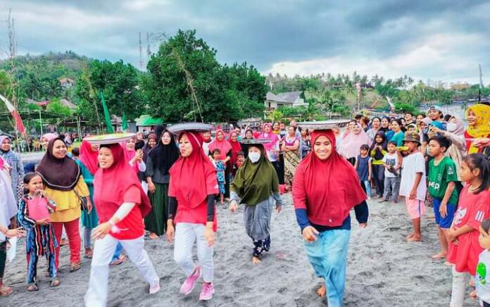 Meriahkan HUT RI Ke-77, Warga Gelar Berbagai Lomba di Pantai Kerandangan