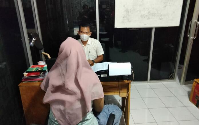 Honorer di Lombok Tengah Ternyata Jualan Sabu Bersama Pacarnya