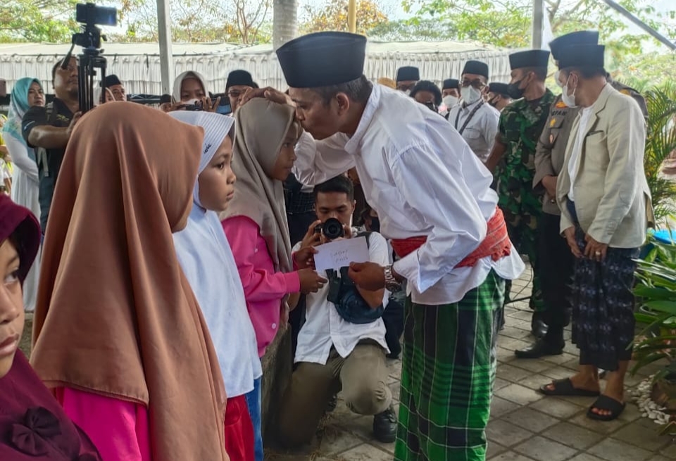 Rahman Rahim Day, Bupati Lombok Tengah Santuni Ribuan Yatim Piatu