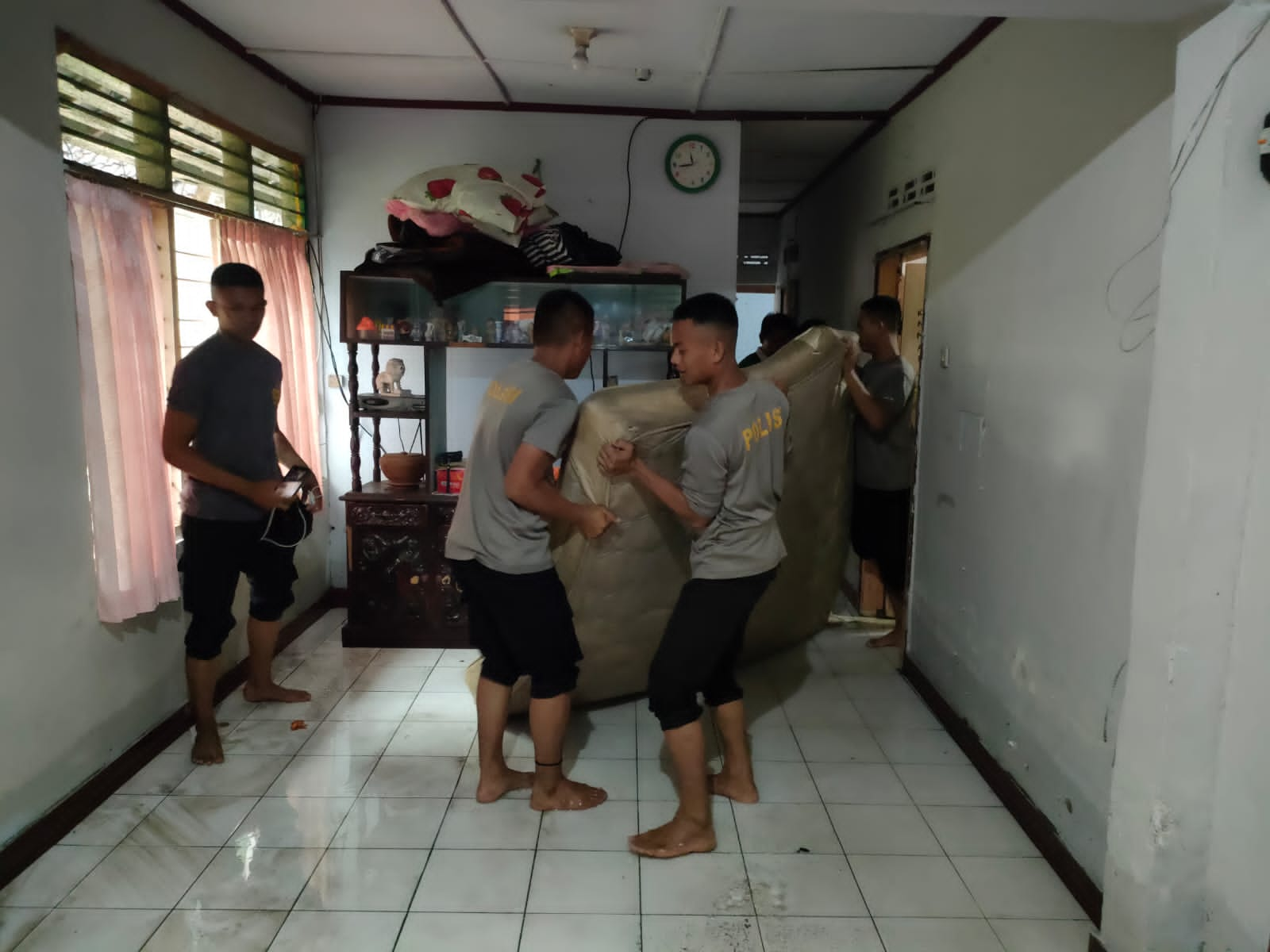 Banjir di Kampung Jawa Praya, 35 KK Dievakuasi