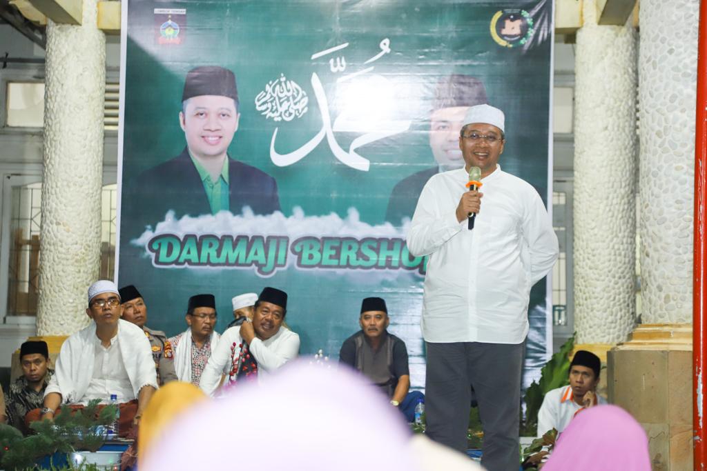 Hadiri Acara Maulid Nabi, Gubernur NTB Bersholawat Bareng Warga Desa Darmaji