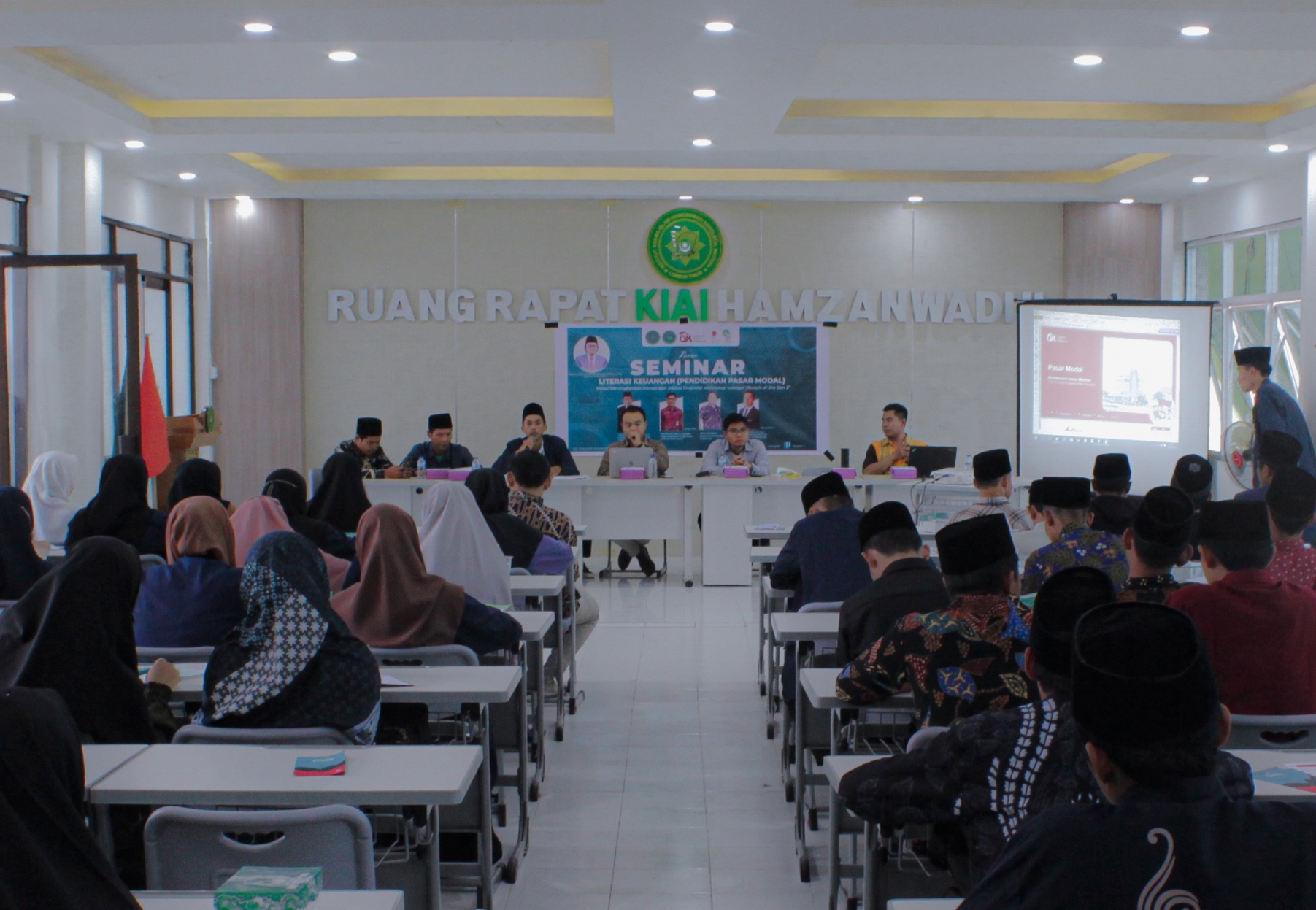 Belajar Investasi, BEM Fakultas Syari'ah IAIH NW Lombok Timur Gelar Seminar Literasi Keuangan