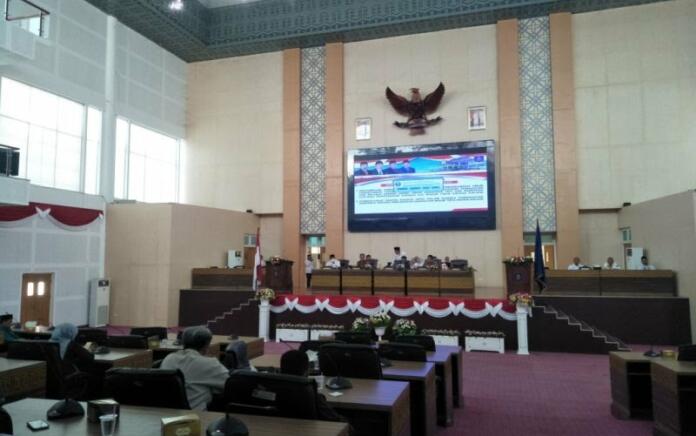 Sidang Paripurna, DPRD Lombok Tengah Bentuk Pansus Ranperda PDAM Tirta Ardhia Rinjani