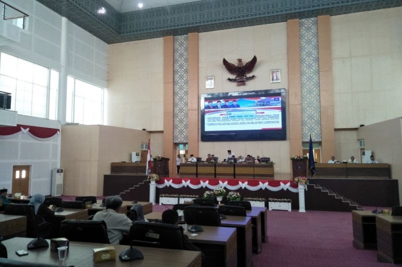 Sidang Paripurna, DPRD Lombok Tengah Bentuk Pansus Ranperda PDAM Tirta Ardhia Rinjani