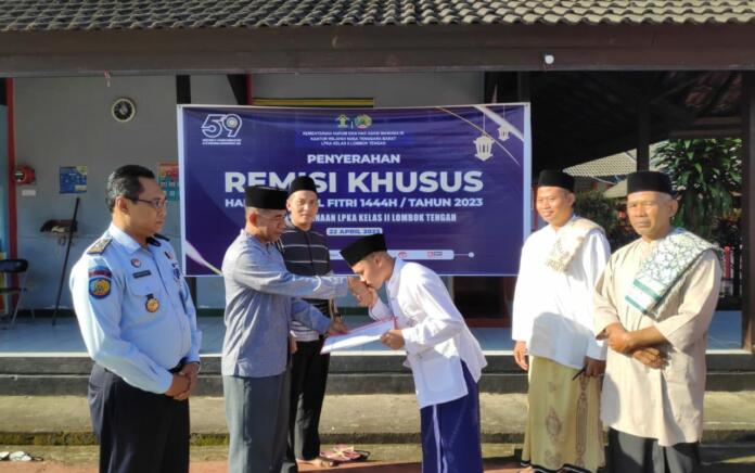 55 Orang Anak Binaan LPKA Lombok Tengah Terima Remisi di Hari Raya