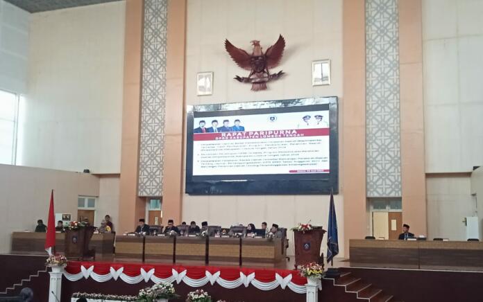 DPRD Lombok Tengah Gelar Sidang Paripurna Bahas Laporan Bapemperda 2024