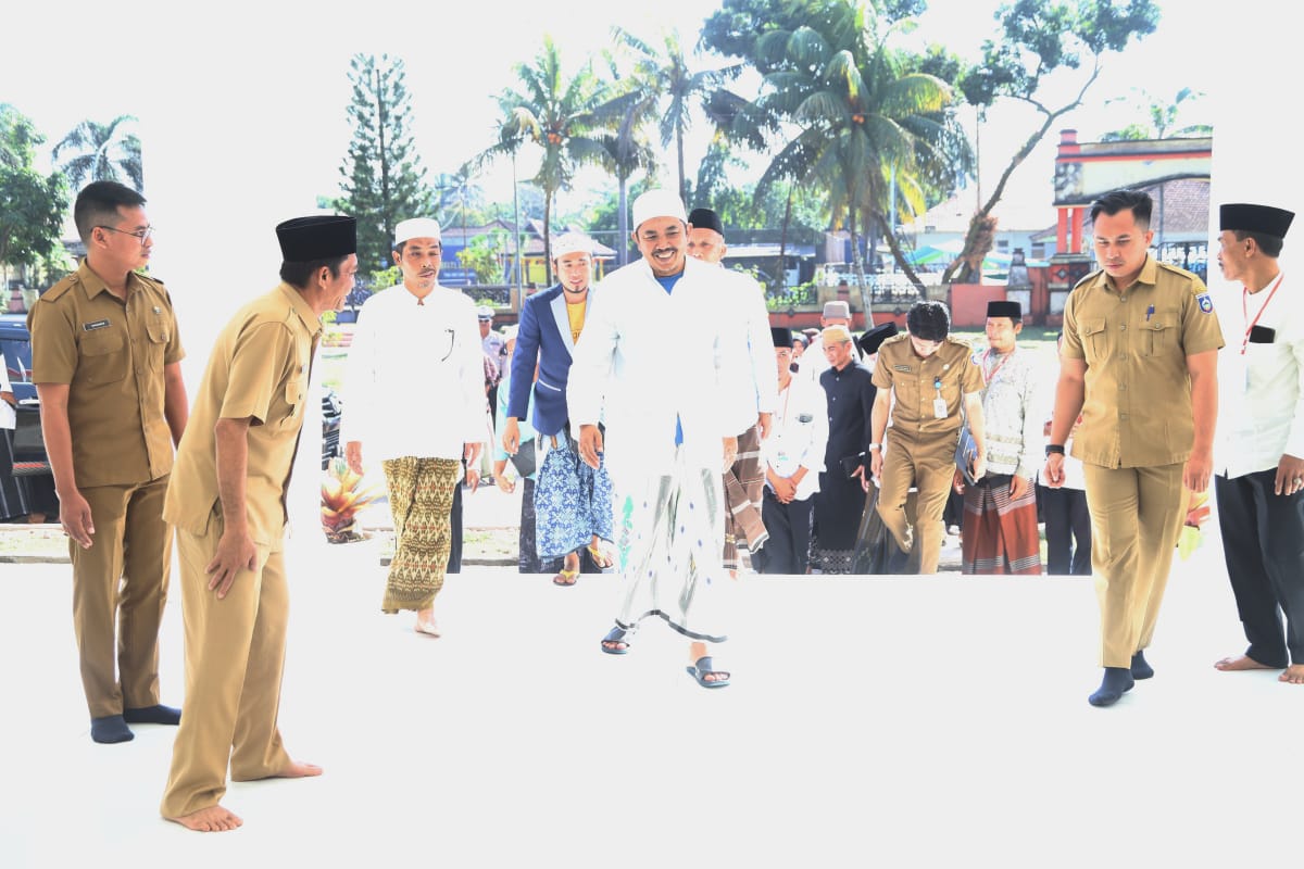 KHR. Kholil As'ad Dijadwalkan Pimpinan Acara Lombok Tengah Bersholawat