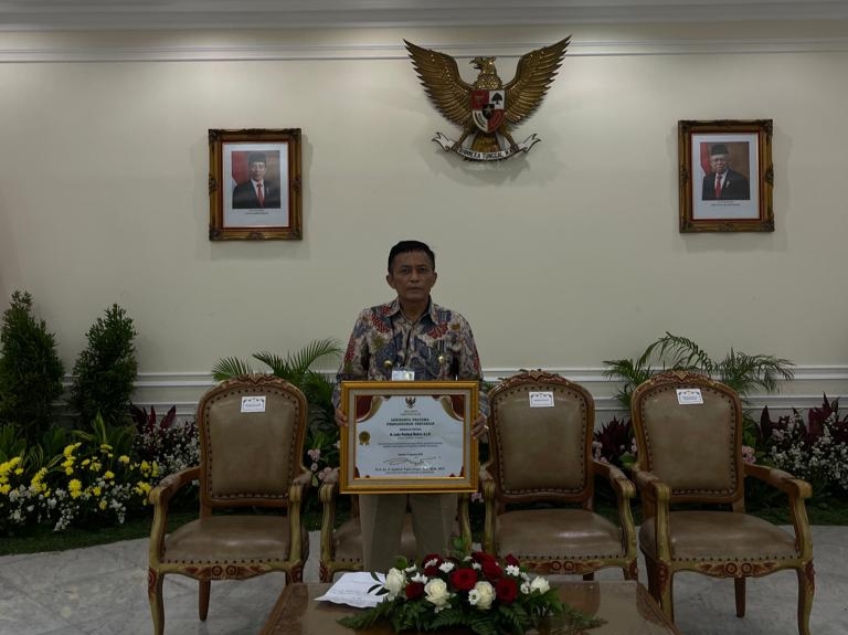 Berhasil Jadi Daerah Penyangga Pangan Nasional, Bupati Lombok Tengah Terima Penghargaan Dari Presiden