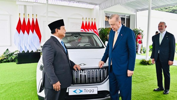 Presiden Prabowo Terima Hadiah Mobil Listrik Togg T10X dari Presiden Erdoğan