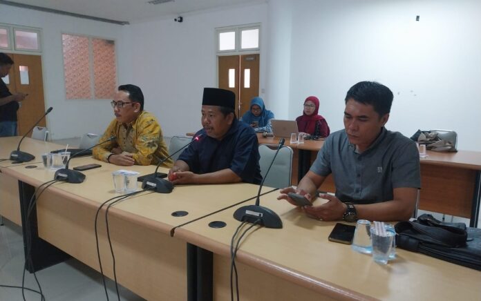 DPRD Lombok Tengah Janji Kawal Perbaikan Jalan Serage-Kumbak