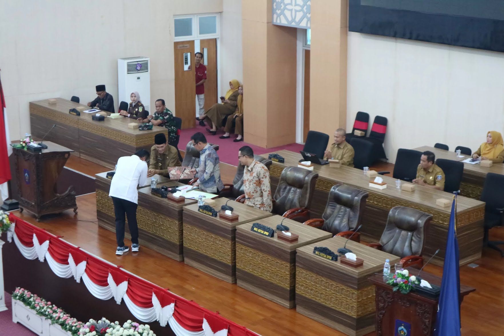 DPRD Lombok Tengah Sepakati 12 Usulan Ranperda Propemperda Tahun 2026 DPRD Lombok Tengah Sepakati 12 Usulan Ranperda Propemperda Tahun 2026