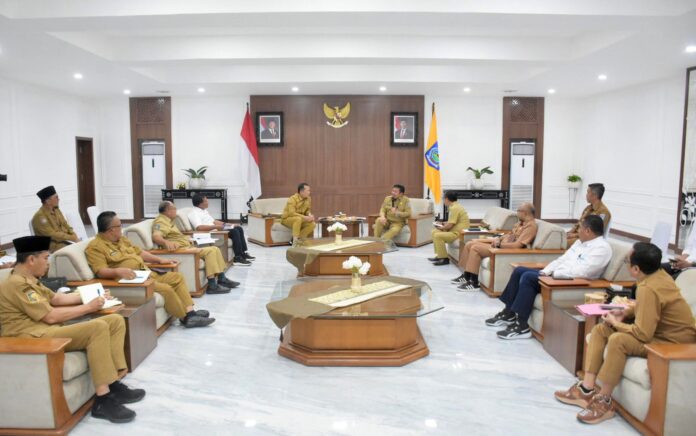 Darurat Sampah di Mataram dan Lombok Barat, Gubernur Iqbal Pimpinan Rapat Cari Solusi