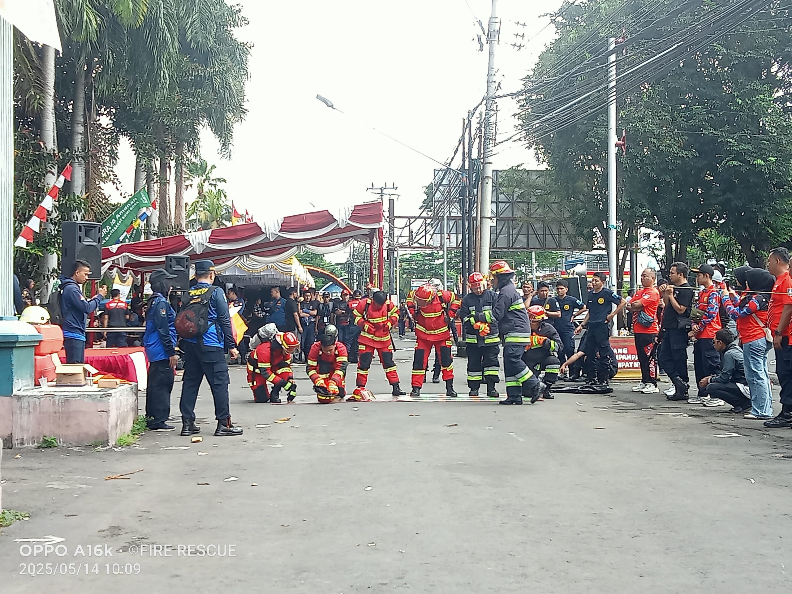 Damkartan Lombok Tengah Raih Juara Pertama Fire Fighter Challenge Damkartan Lombok Tengah Raih Juara Pertama Fire Fighter Challenge