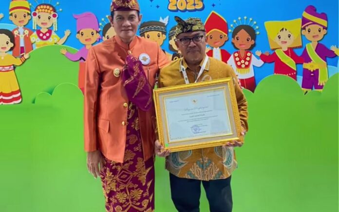 Komitmen Lestarikan Bahasa Daerah Lombok Tengah Raih Penghargaan Nasional