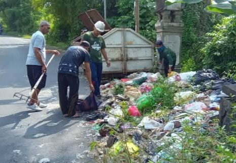 Dewan Muhalip Imbau Masyarakat Tidak Buang Sampah ke Sungai