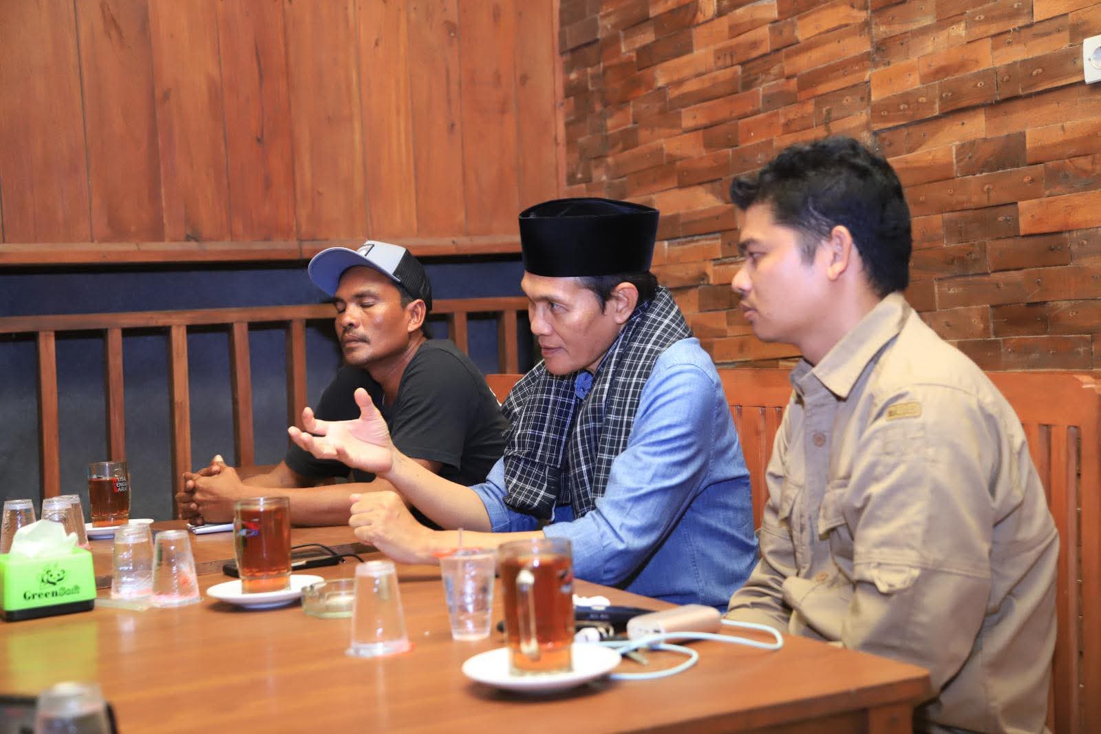 Wakil Bupati Lombok Tengah H.M. Nursiah Temui Pegiat Wisata Wakil Bupati Lombok Tengah H.M. Nursiah Temui Pegiat Wisata