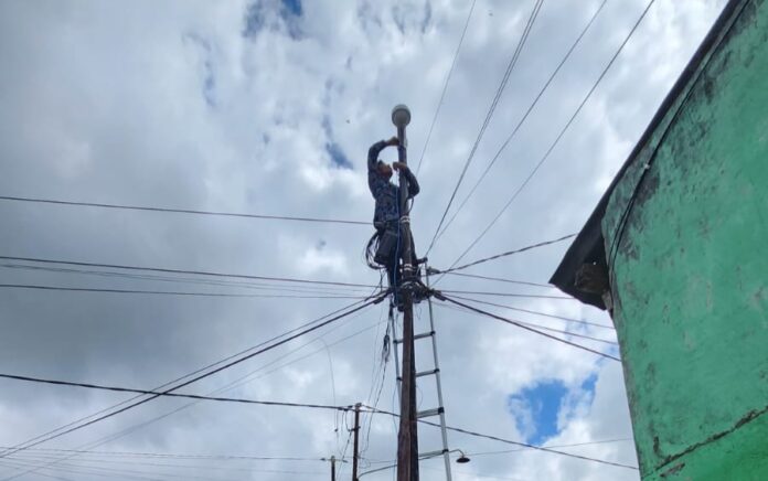 Diskominfo Lombok Tengah Pasang Layanan Internet Gratis di Lapangan Puyung
