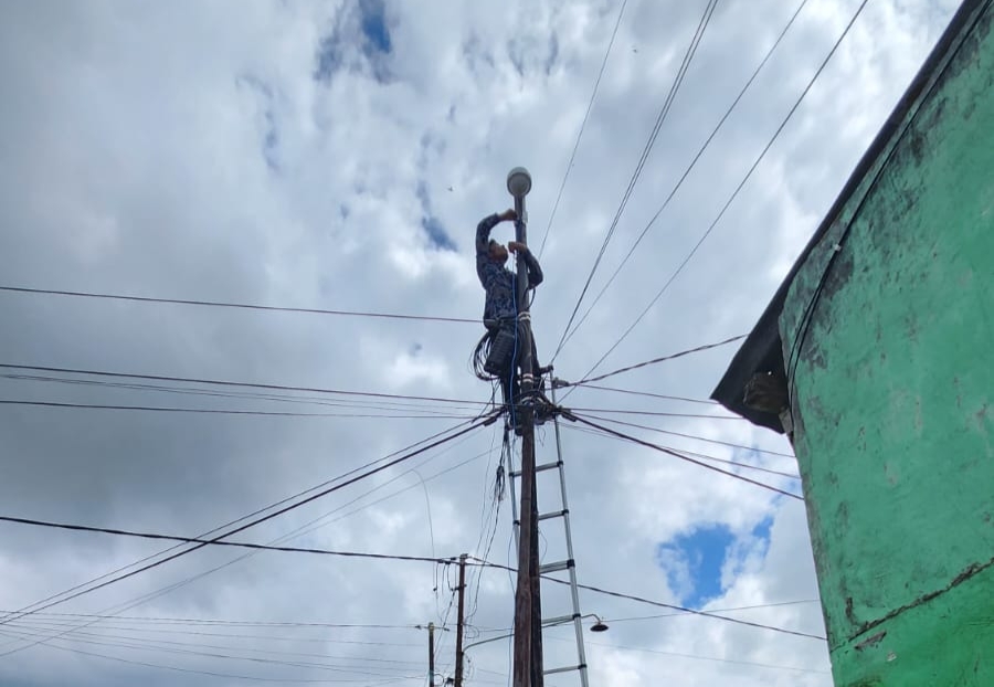 Diskominfo Lombok Tengah Pasang Layanan Internet Gratis di Lapangan Puyung Diskominfo Lombok Tengah Pasang Layanan Internet Gratis di Lapangan Puyung