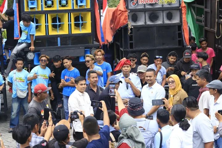 Asosiasi Kecimol NTB Gelar Aksi Demonstrasi di DPRD Lombok Tengah Asosiasi Kecimol NTB Gelar Aksi Demonstrasi di DPRD Lombok Tengah