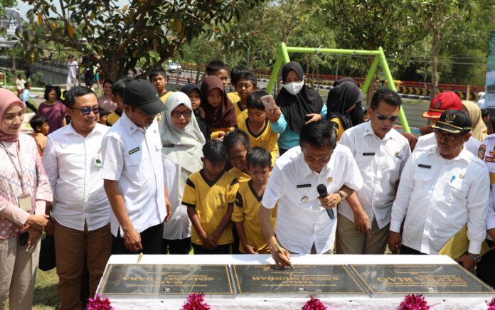 Bupati Pathul Bahri Resmikan Tiga Ruang Publik Baru di Lombok Tengah